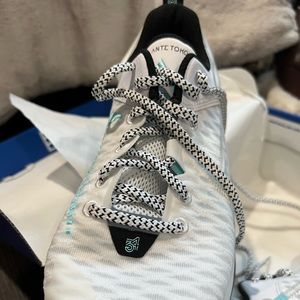 Big kids 5y basketball shoes